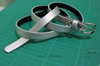 Les ceintures colorées d'unité centrale pour la mode dénomment le tissu de femmes, plaquant la ceinture argentée de boucle